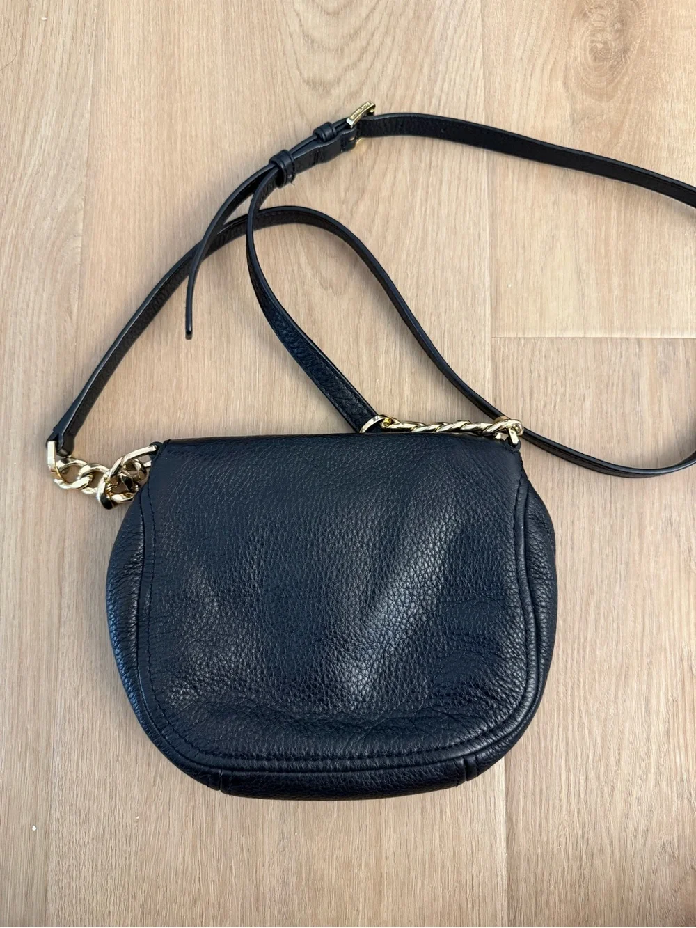 Michael Kors Black Leather Saddle Bag Crossbody Purse Gold Chain Accent Flap